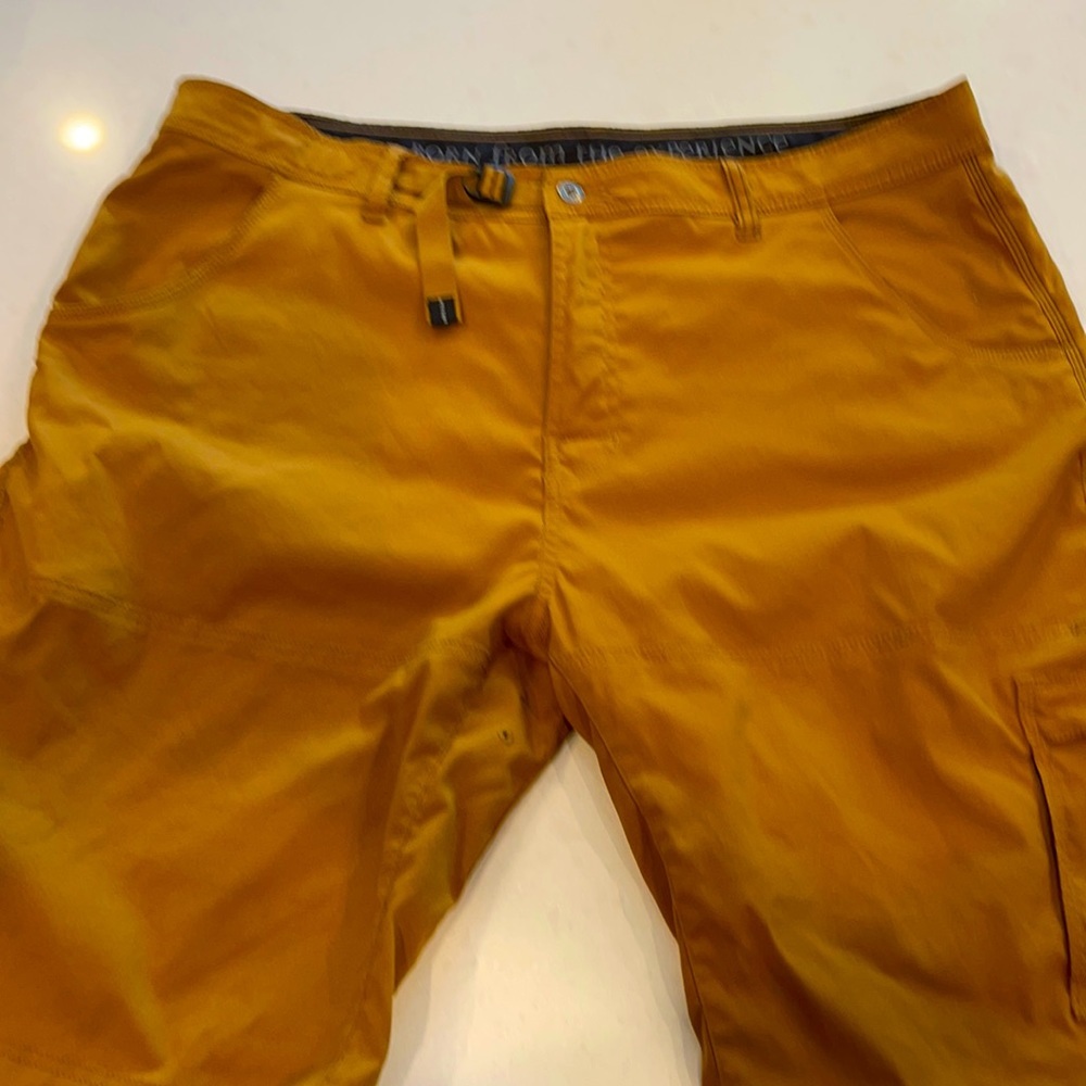 🌄 prAna Stretch Zion Short II - Size 42x12 - Beige - Excellent Condition! 🌄